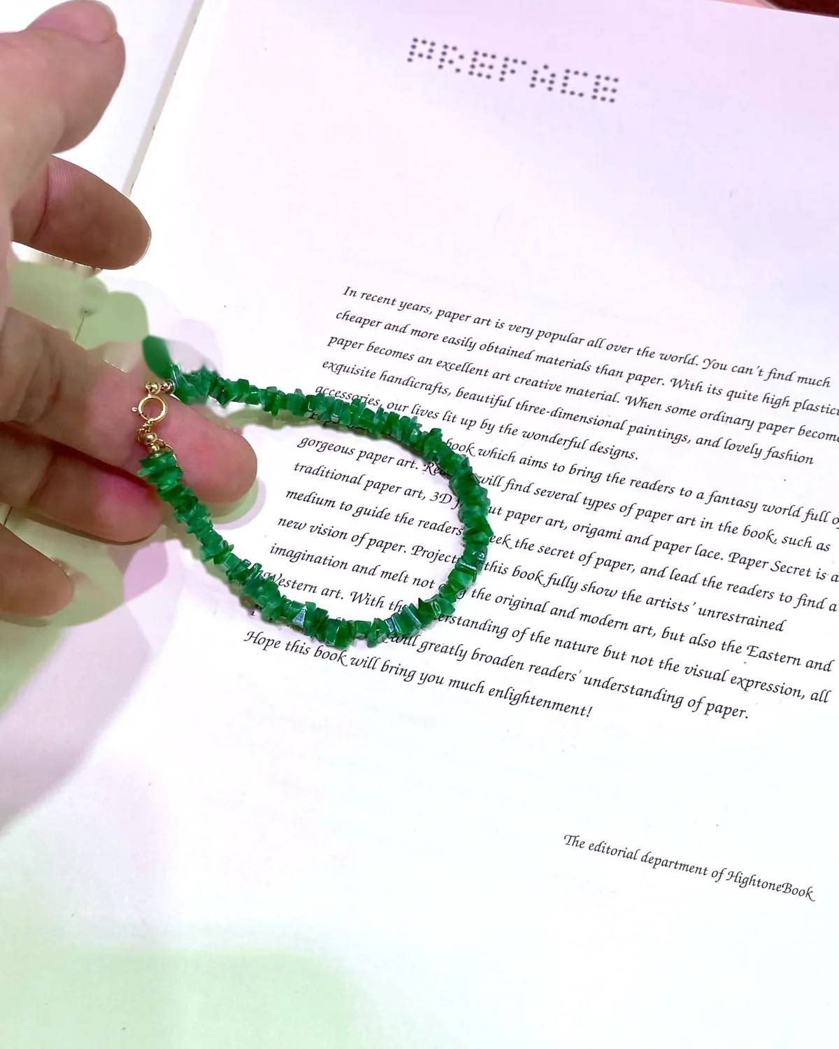 案珠记 natural crystal bracelet worn